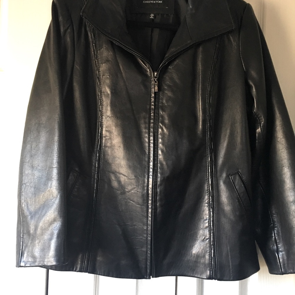Jones New York genuine leather jacket size XL, like new